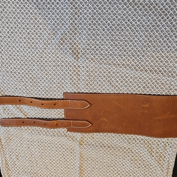 **SOLD** wide saddle hide leather belt, to fit 32-35in waist 12-14 brass buckles - Picture 15 of 16